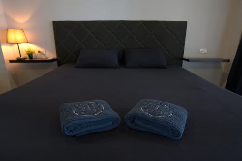 bed_and_towels