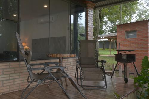 outside_chairs_1